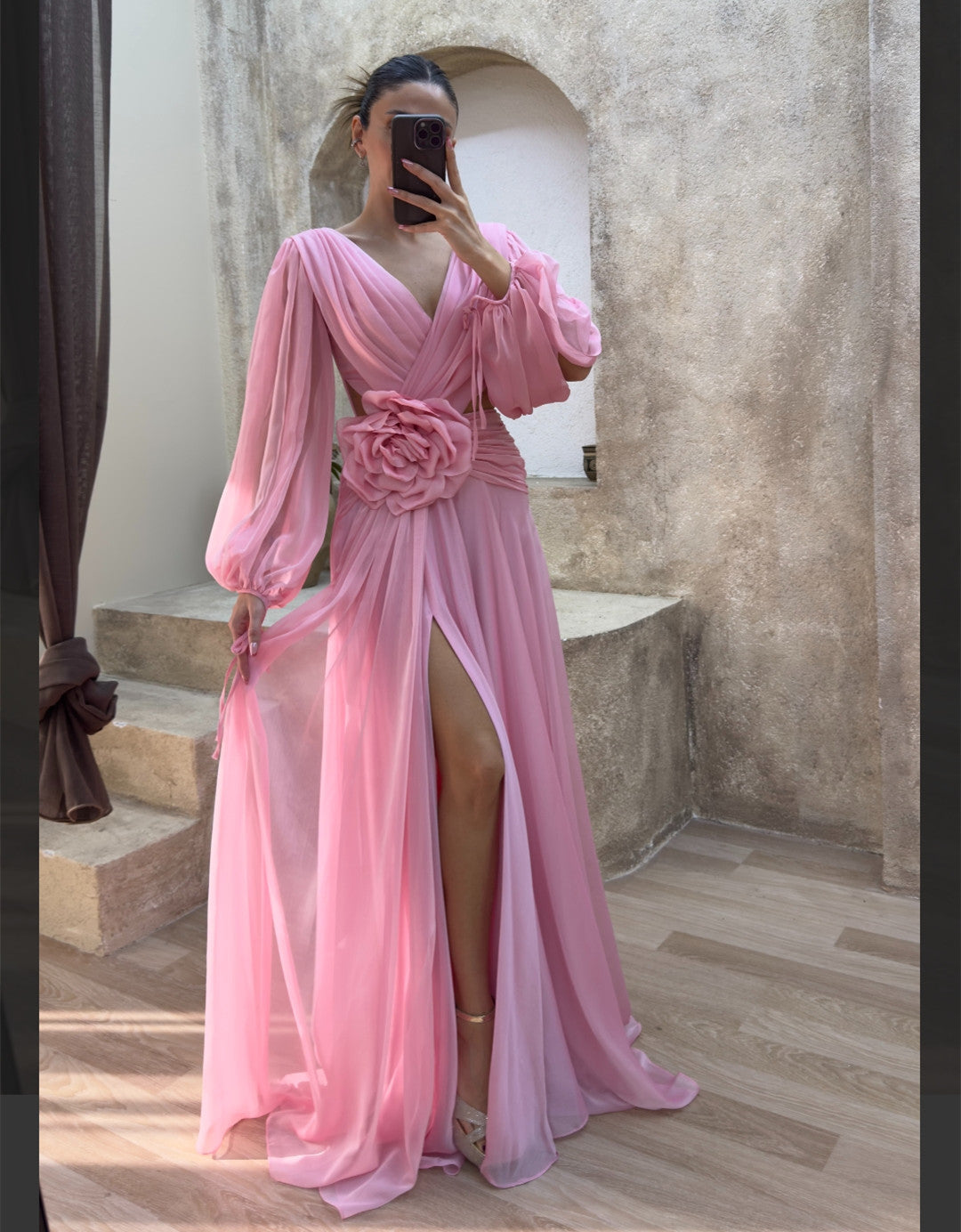 Elegant Long Sleeve Pink Chiffon Evening Dress With Flower/Slit A-Line V-Neck Pleated Floor Length Prom Dresses for Women