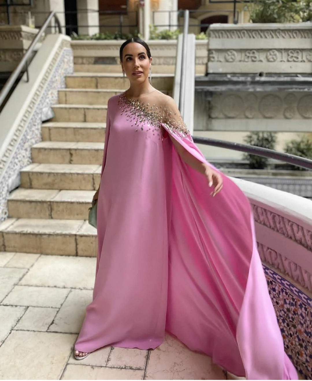 Vintage Long O-Neck Beaded Celebrity Dresses with Cape Pink Floor Length فساتين سهرة Muslim Abendkleider Robes de Soirée for Women