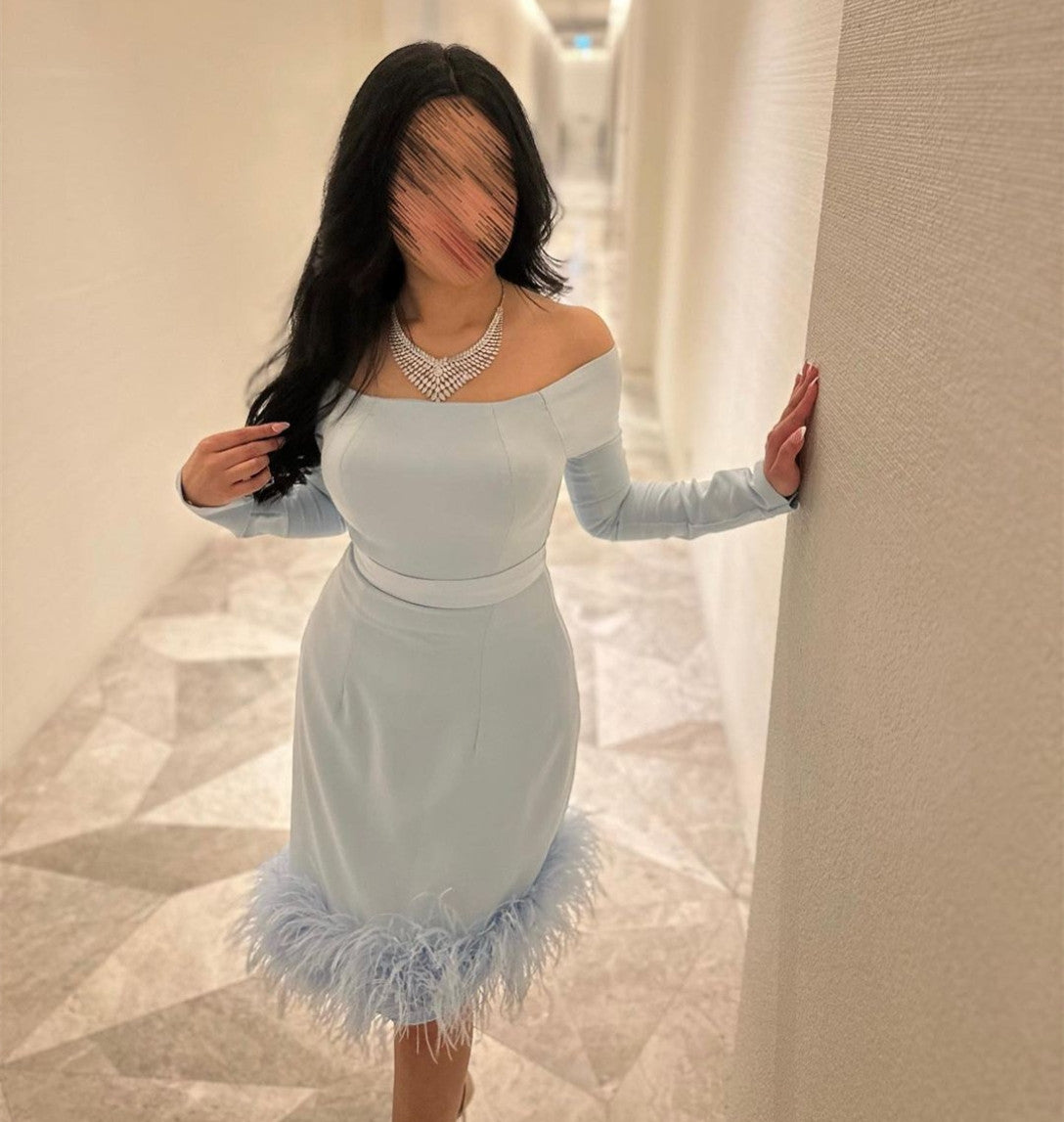 Vintage Short Crepe Light Blue Evening Dresses With Feathers Sheath Bateau Neck Under Knee Length Party Dresses for Ramadan