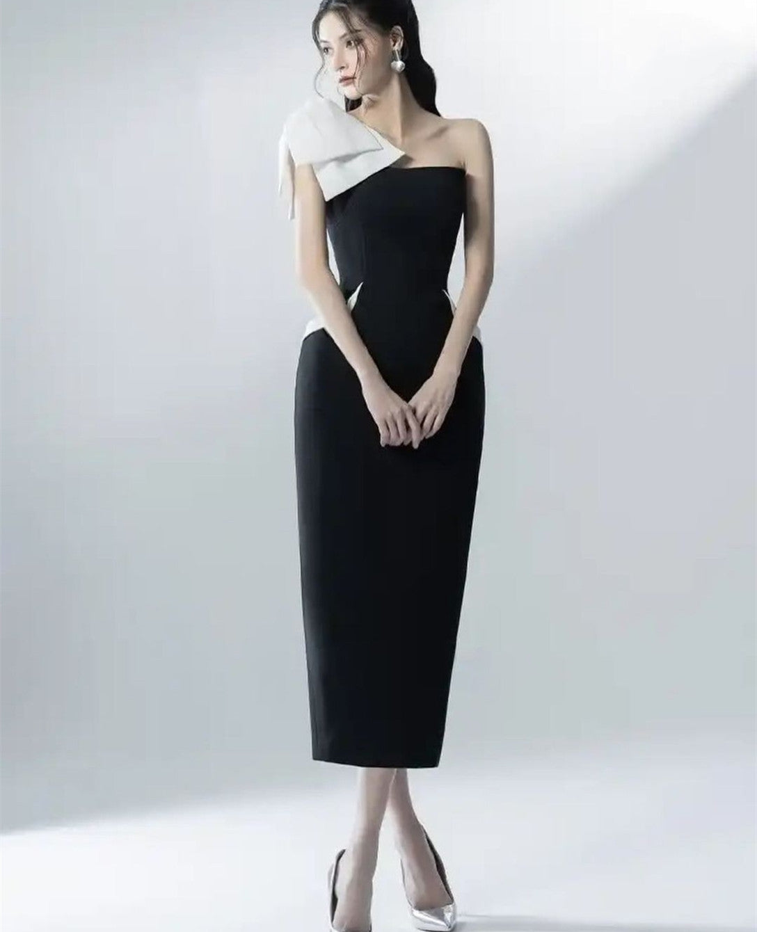 Elegant Short Crepe Black Evening Dresses With Bow/Slit Sheath One Shoulder Tea Length Ramadan Dresses for Women
