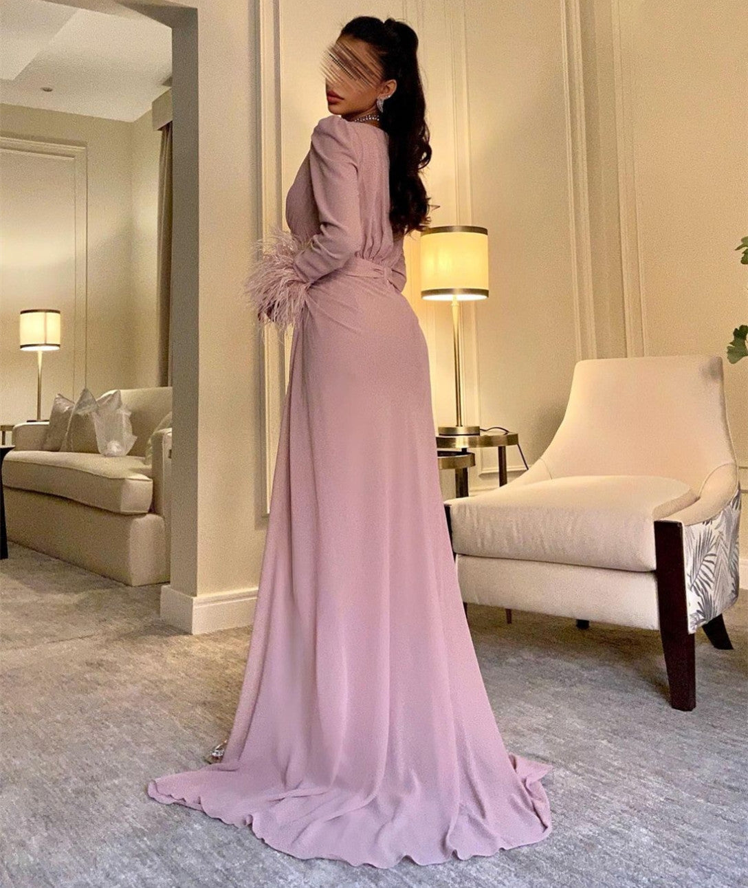 Elegant Long Sleeve Silver Chiffon Evening Dresses With Feathers Mermaid V-Neck Party Dresses With Slit for Women