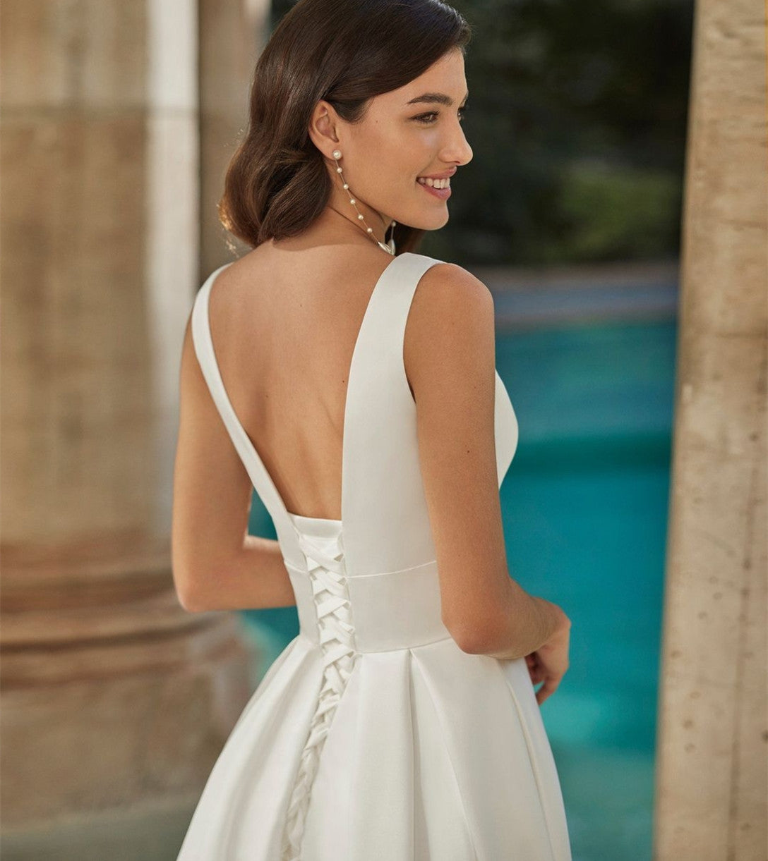 Classy Long Satin V-Neck Wedding Dresses With Pockets A-Line Sleeveless Lace Up Back Bridal Gowns for Women