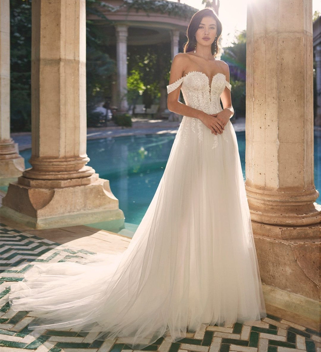 Elegant Long Lace Off Shoulder Wedding Dresses A-Line Tulle Sweep Train Bridal Gowns for Women