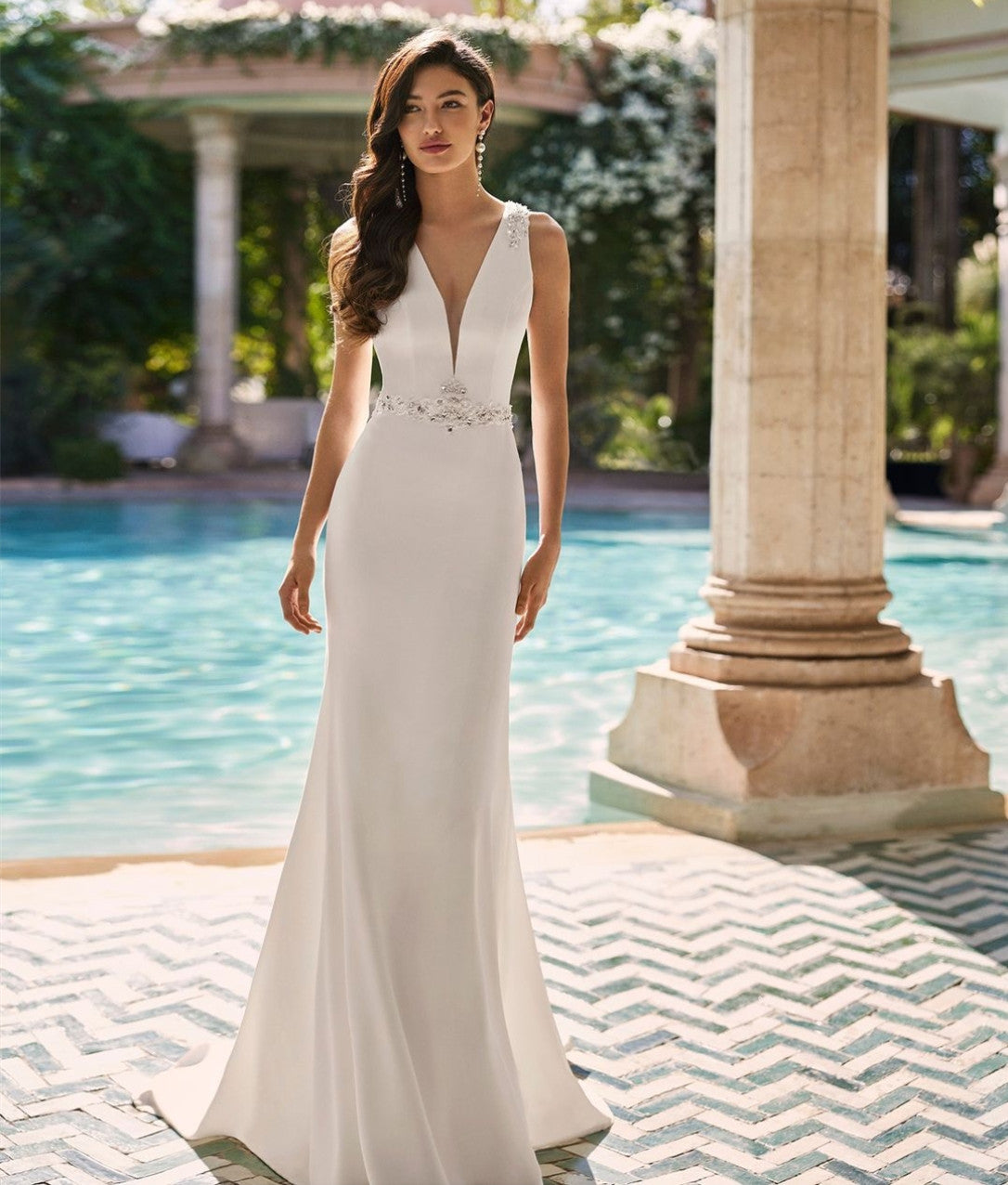 Elegant Long Ivory Crepe Wedding Dresses Mermaid V-Neck Bridal Gowns With Beaded Sash for Women
