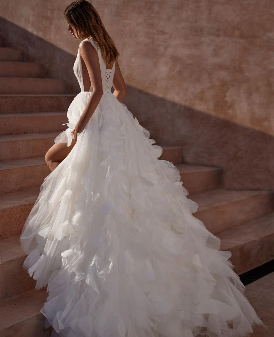 Elegant A-Line V-Neck Tulle Wedding Dresses With Hand Made Decorations Ivory Pleated Bridal Gowns for Women