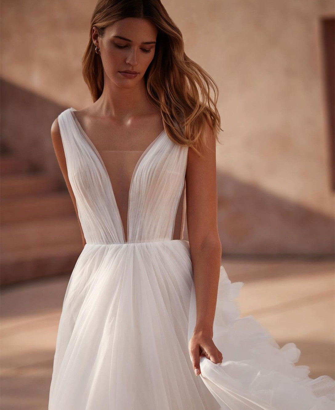 Elegant A-Line V-Neck Tulle Wedding Dresses With Hand Made Decorations Ivory Pleated Bridal Gowns for Women