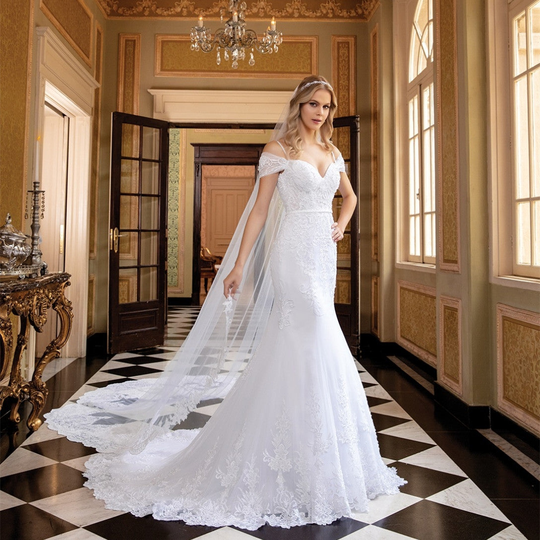 Vintage Long Sleeve Tulle Off Shoulder Wedding Dresses Mermaid Lace Covered Buttons Sweep Train Bridal Gowns for Women
