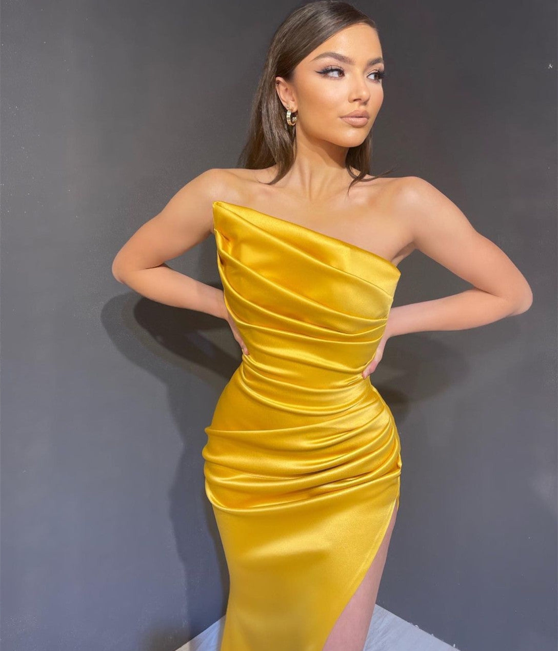 Elegant Long Yellow Satin Prom Dresses With Slit Mermaid One Shoulder Pleated Sweep Train فساتين السهرة Evening Dresses for Women