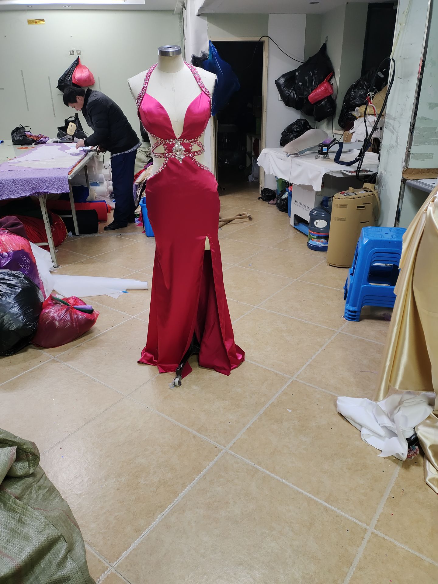 Long Red Beaded Satin Prom Dresses Mermaid V-Neck Sexy Back Party Dresses for Women