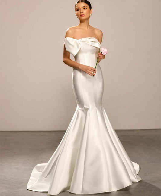 Elegant Long Strapless Wedding Dresses With Bow Mermaid Satin Sweep Train Bridal Gowns for Women