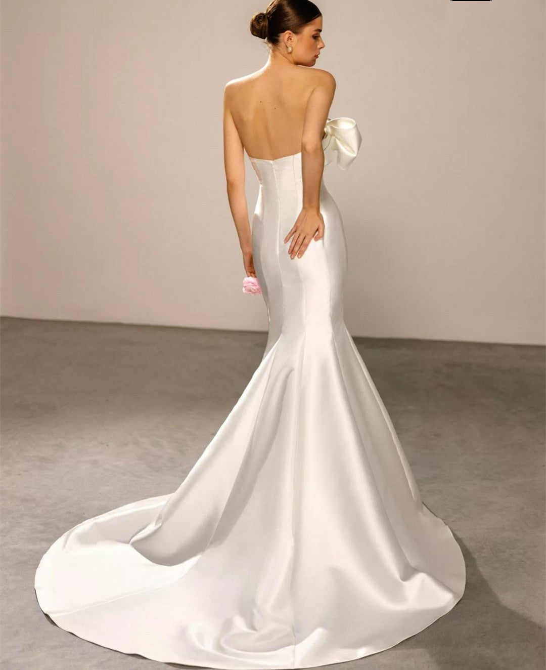 Elegant Long Strapless Wedding Dresses With Bow Mermaid Satin Sweep Train Bridal Gowns for Women