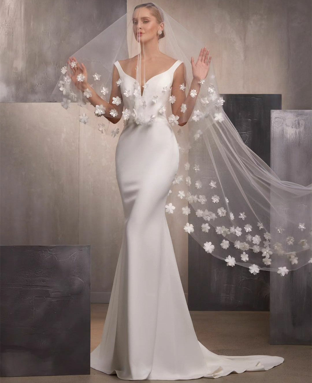 Elegant Long Crepe Ivory Wedding Dresses With Pockets Mermaid V-Neck Covered Buttons Back Bridal Gowns