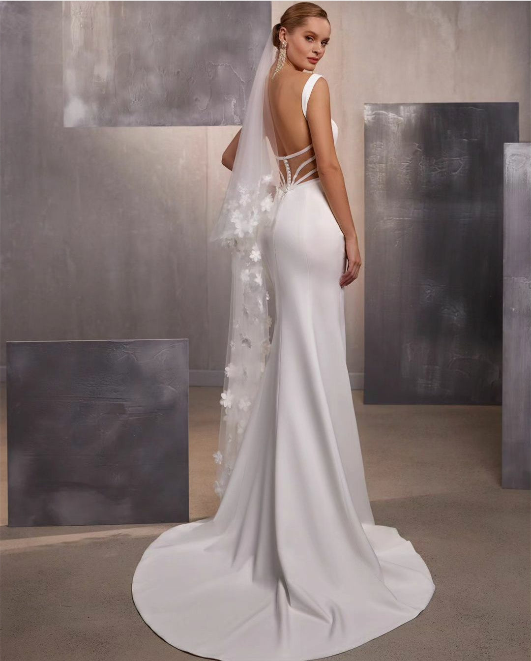 Elegant Long Crepe Ivory Wedding Dresses With Pockets Mermaid V-Neck Covered Buttons Back Bridal Gowns