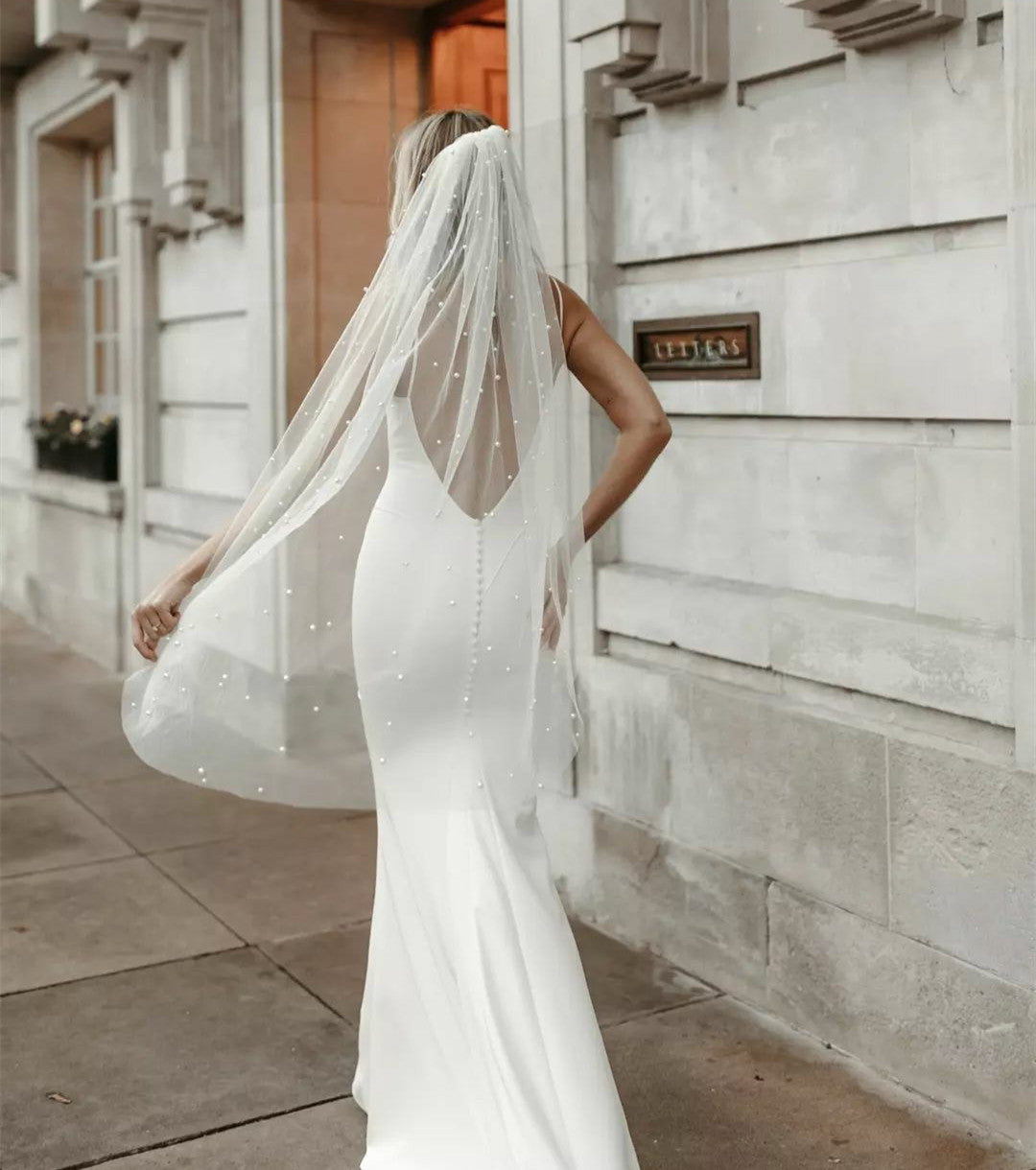 Sexy Long Ivory V-Neck Crepe Wedding Dresses Mermaid Robe de mariée Sweep Train Bridal Gowns for Women