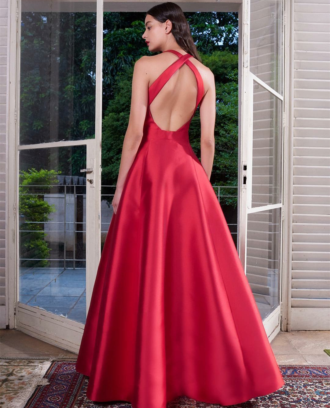 Elegant Long Red Halter Evening Dresses With Pockets A-Line Satin Open Back حزب اللباس Floor Length Party Dress for Women