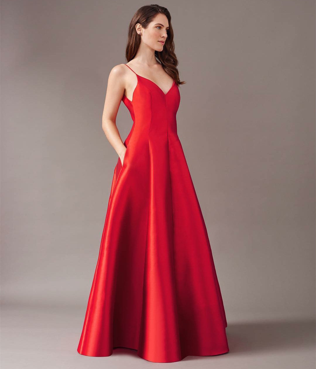 Elegant Long Red Satin V-Neck Evening Dresses With Pockets A-Line Zipper Back حزب اللباس Floor Length Party Dress for Women