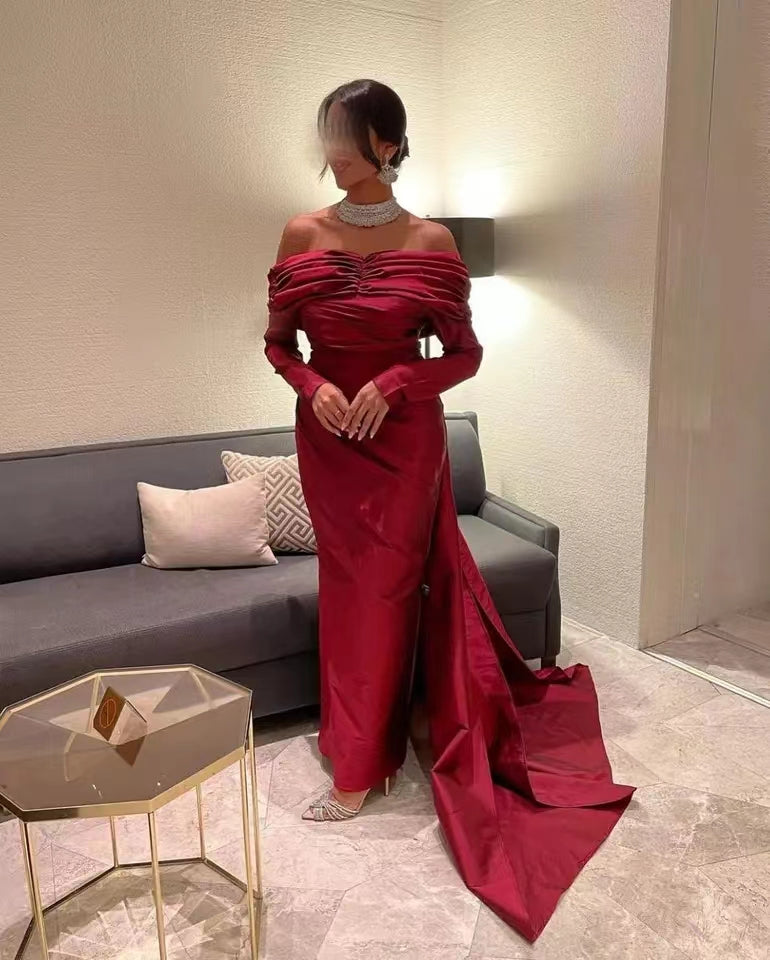 Elegant Long Burgundy Taffeta Evening Dresses Mermaid Off Shoulder Pleated Prom Dresses With Back Train for Women