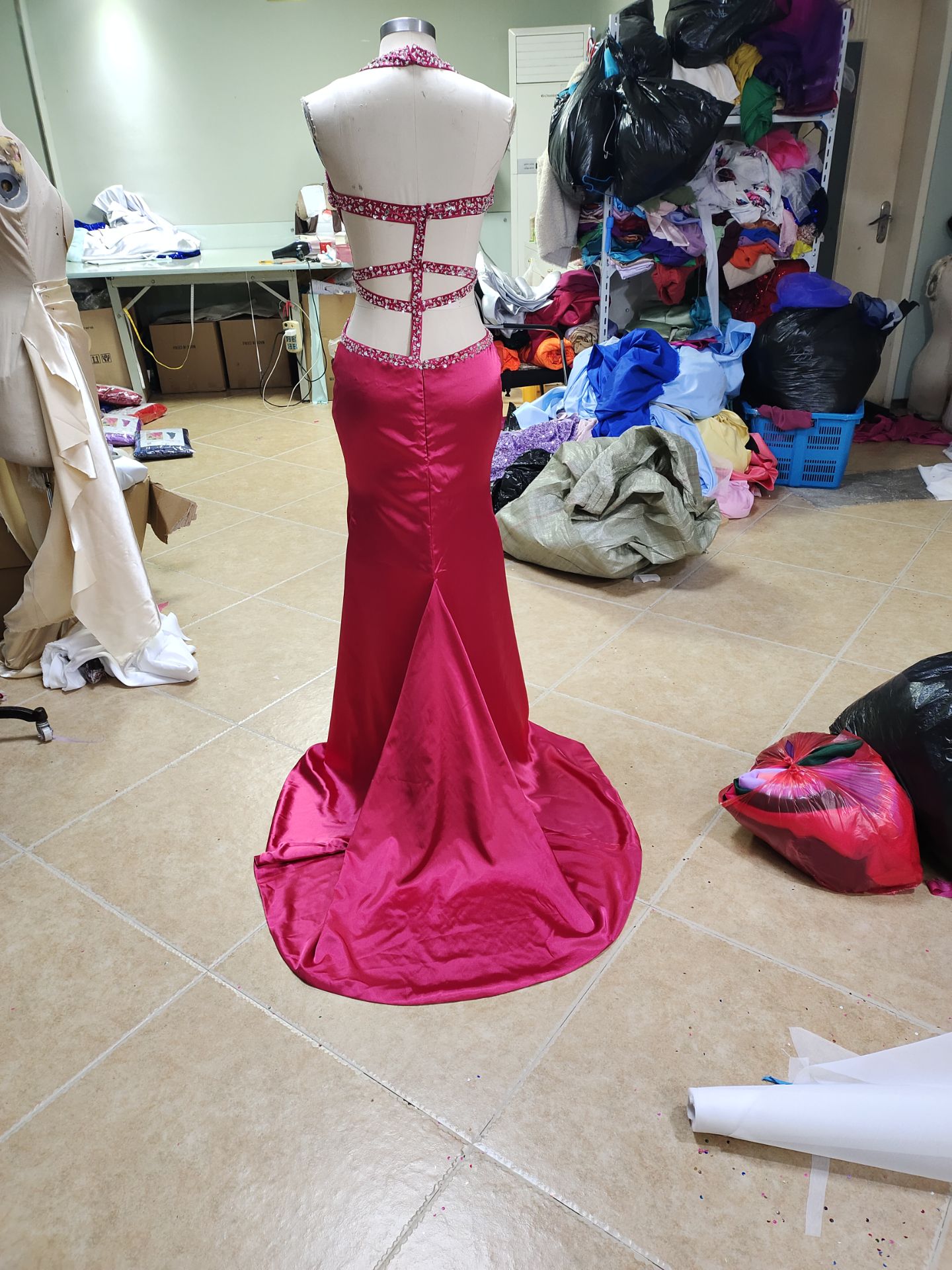 Long Red Beaded Satin Prom Dresses Mermaid V-Neck Sexy Back Party Dresses for Women