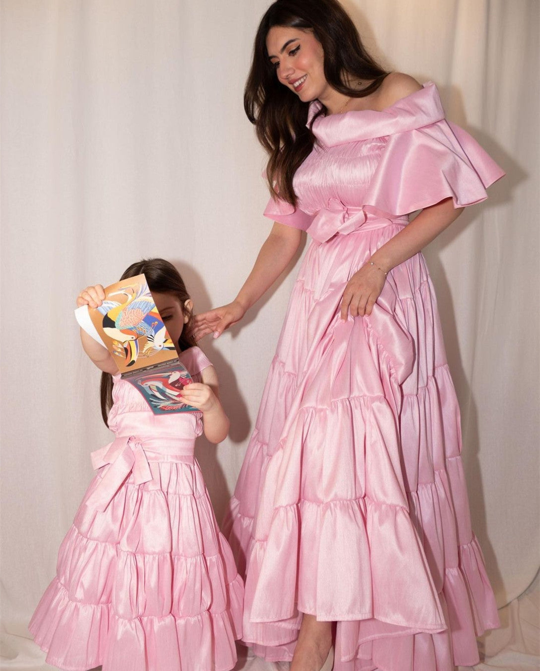Vintage Long Pink Taffeta Evening Dresses A-Line Jewel Neck Ruffled Floor Length Prom Dresses for Women