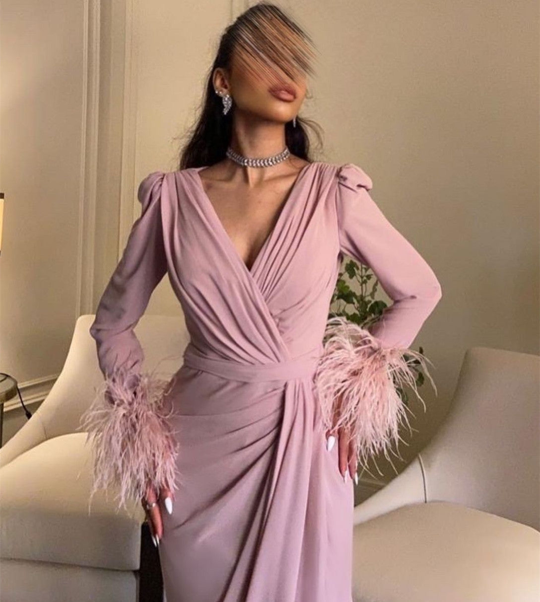 Elegant Long Sleeve Silver Chiffon Evening Dresses With Feathers Mermaid V-Neck Party Dresses With Slit for Women