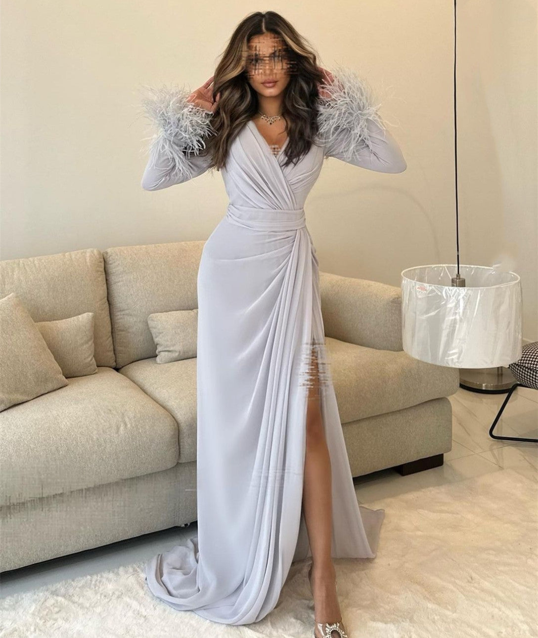 Elegant Long Sleeve Silver Chiffon Evening Dresses With Feathers Mermaid V-Neck Party Dresses With Slit for Women