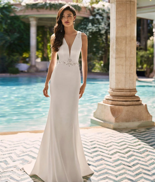 Elegant Long Ivory Crepe Wedding Dresses Mermaid V-Neck Bridal Gowns With Beaded Sash for Women