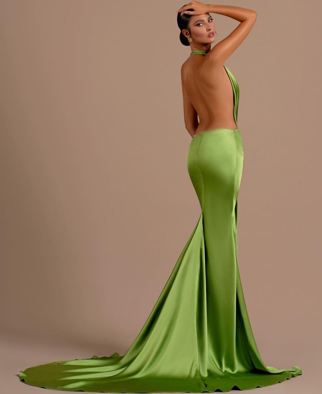 Sexy Long Green Satin Backless Prom Dresses Mermaid Pleated V-Neck Sweep Train Evening Dresses for Women