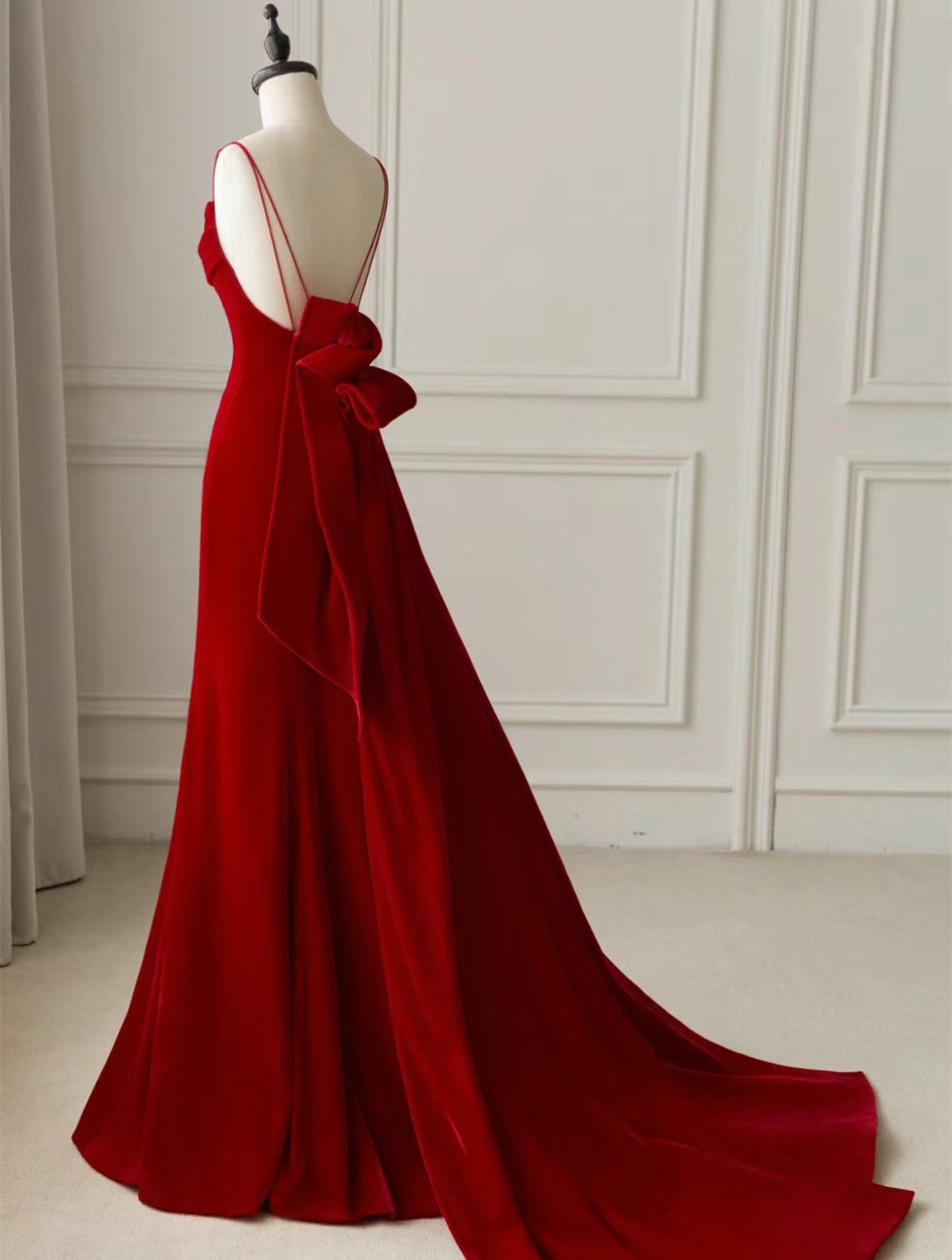 Elegant Long Red Cowl Neck Evening Dresses With Bow Mermaid Velvet Open Back حزب اللباس Sweep Train Party Dress for Women