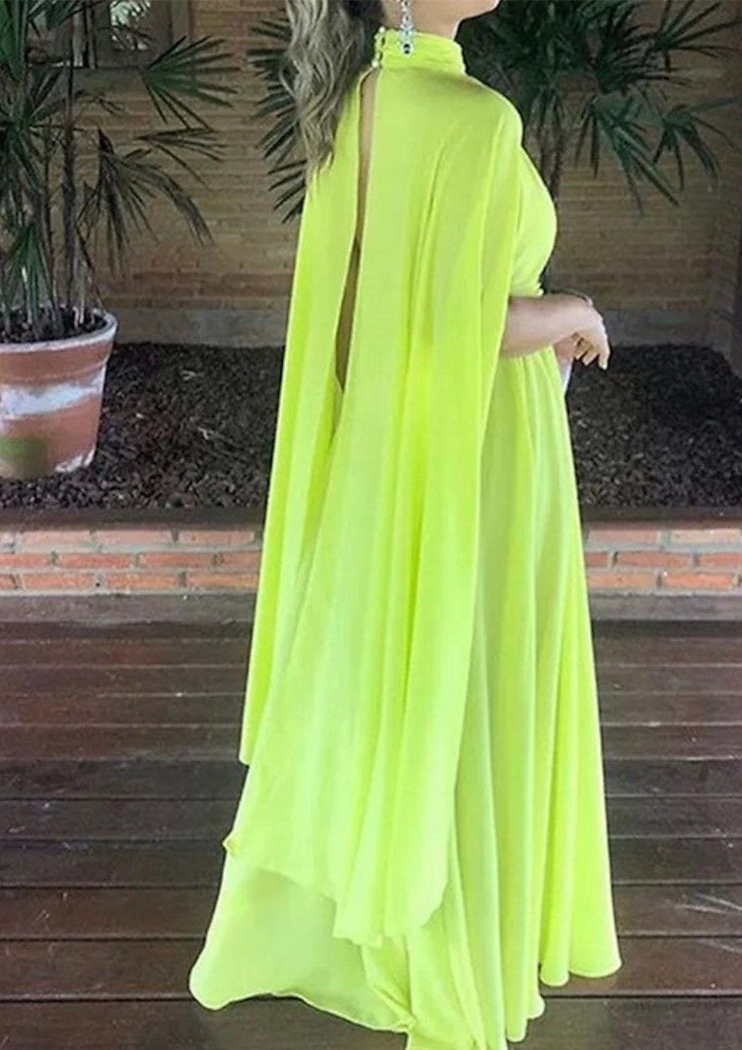 Vintage Long Yellow Chiffon Celebrity Dresses A-Line Halter Neck Floor Length Evening Dresses for Women