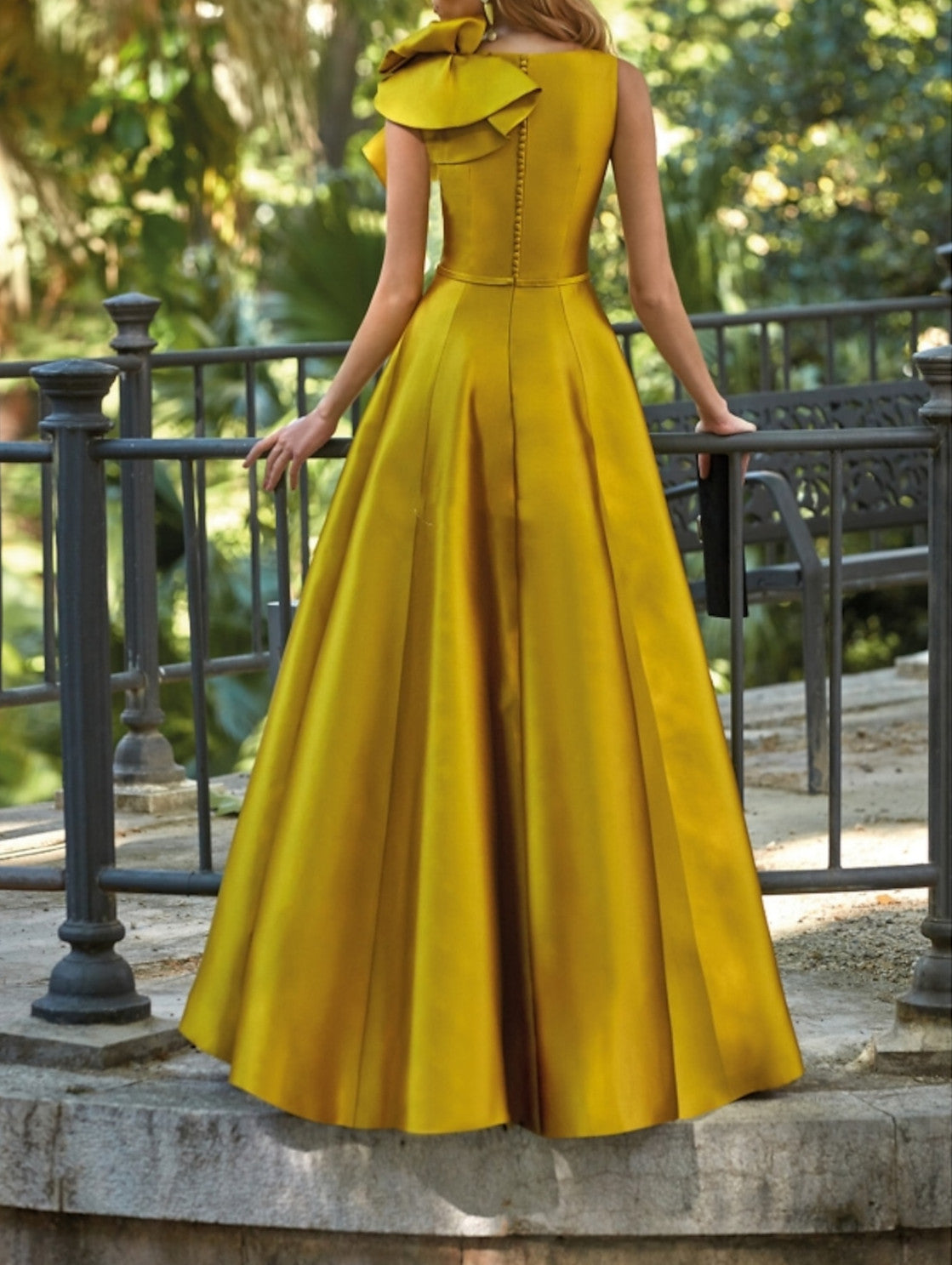 Elegant Long Gold Satin Evening Dresses With Pockets A-Line Ruffled حزب اللباس Floor Length Party Dress for Women